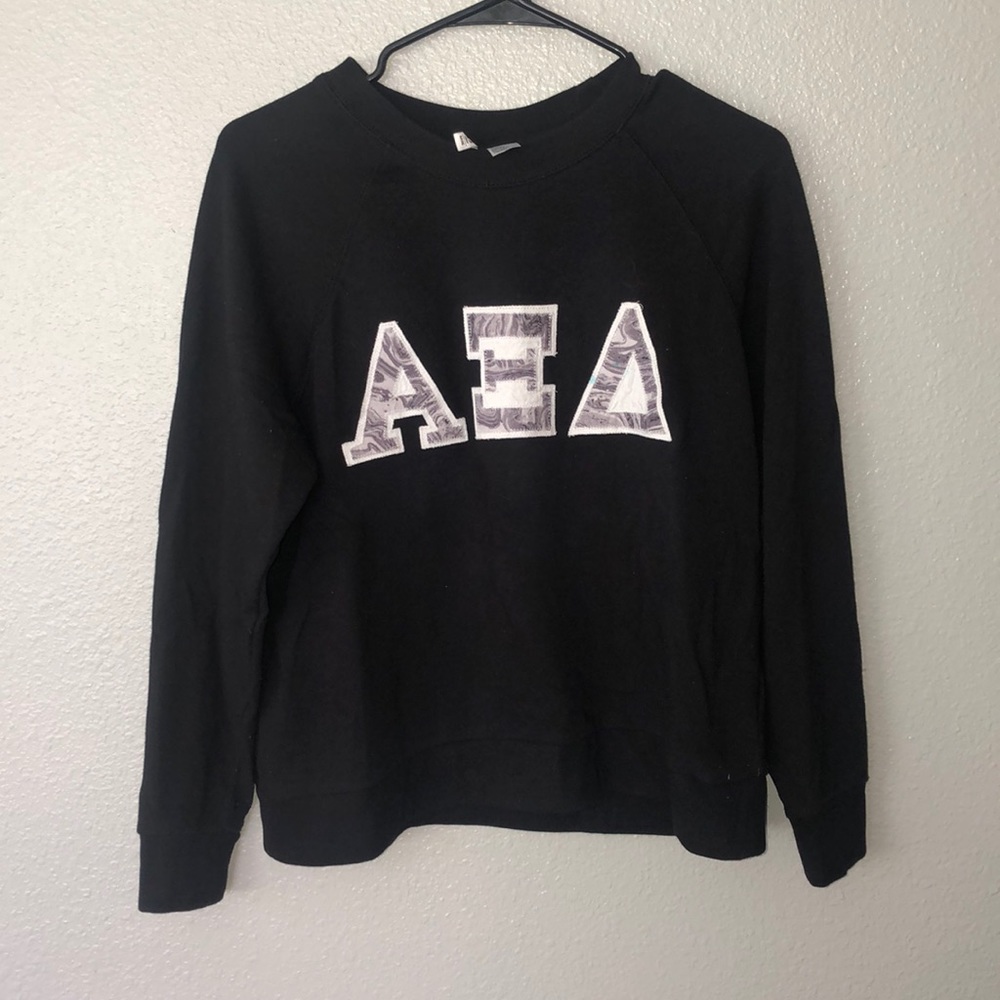 Crew neck marble patterned Alpha Xi Delta letters